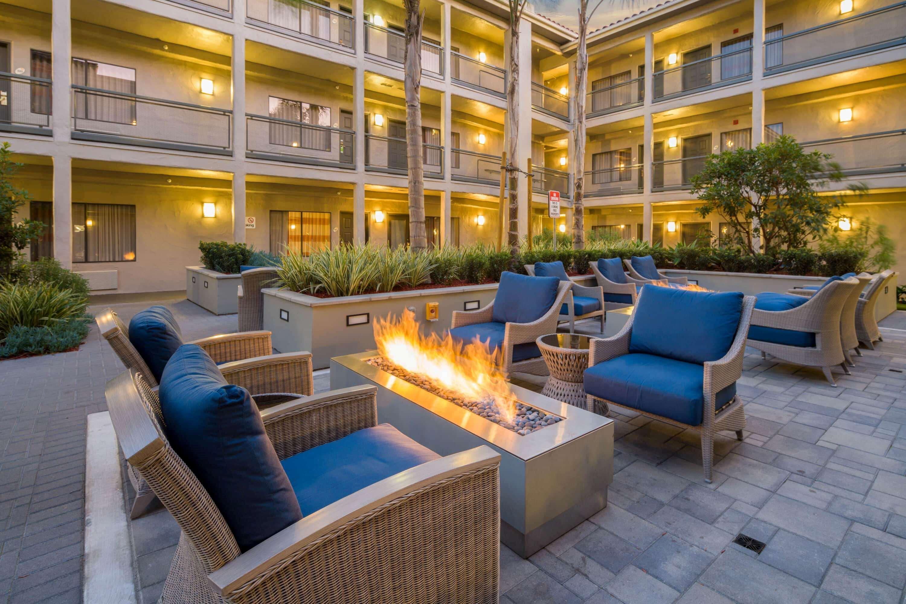 La Quinta By Wyndham Orange County Airport Hotel Santa Ana Exterior photo