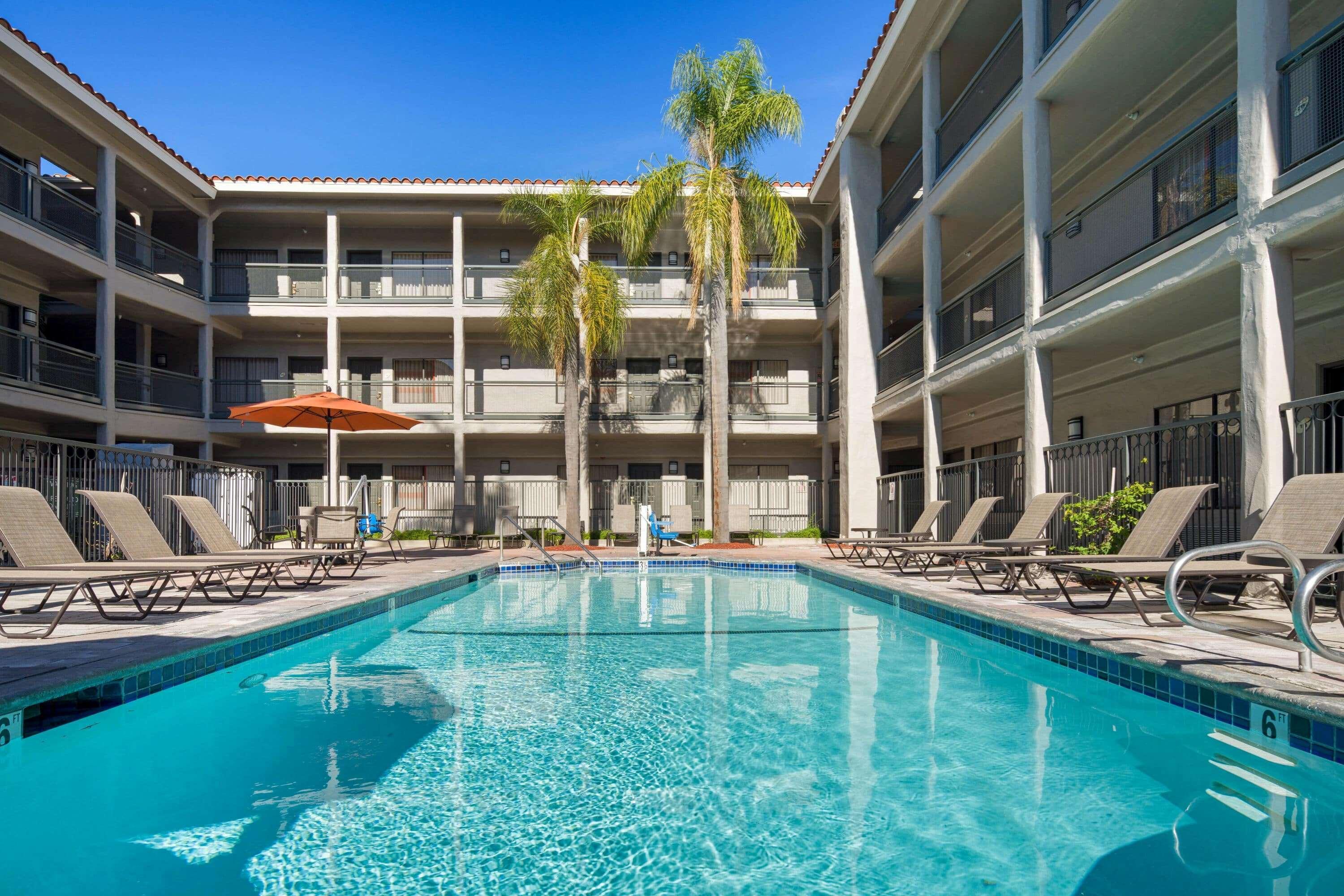La Quinta By Wyndham Orange County Airport Hotel Santa Ana Exterior photo