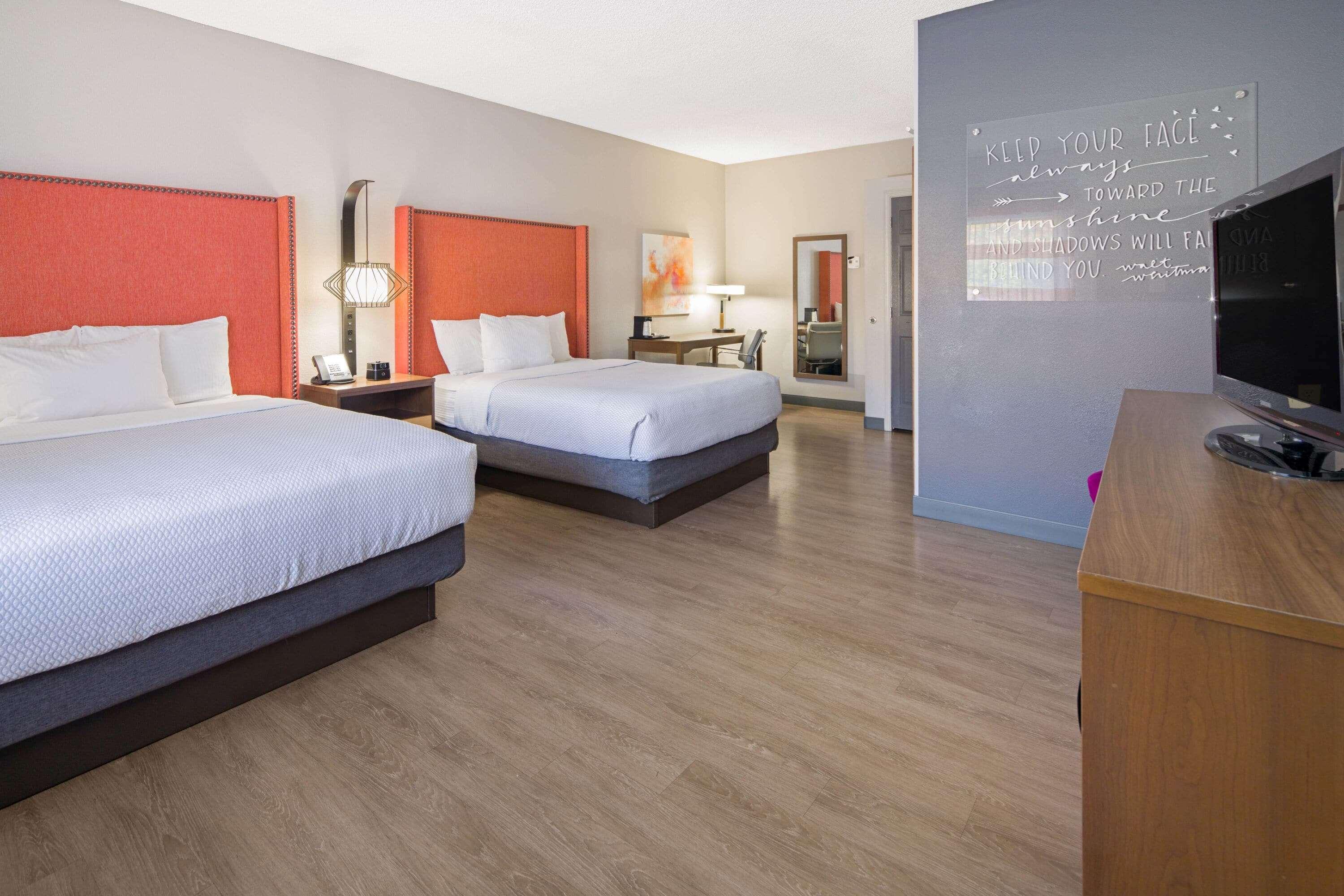 La Quinta By Wyndham Orange County Airport Hotel Santa Ana Exterior photo