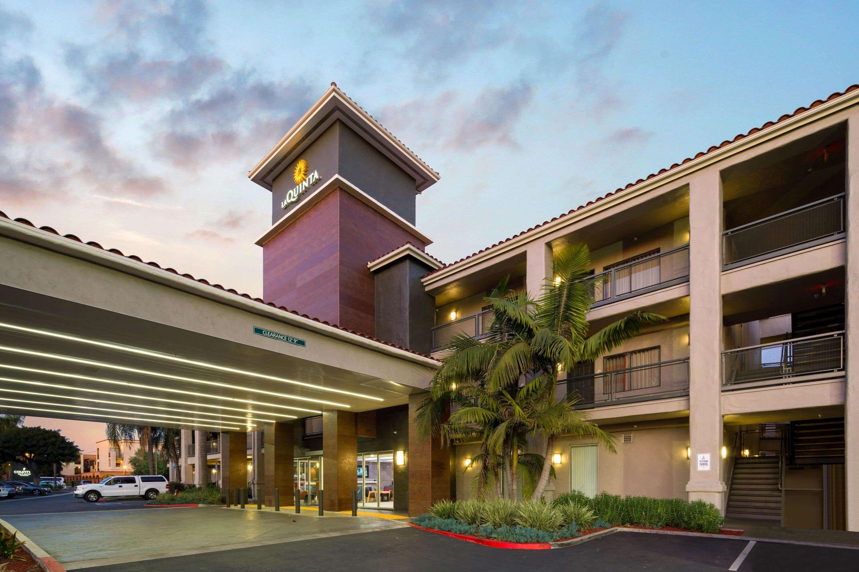 La Quinta By Wyndham Orange County Airport Hotel Santa Ana Exterior photo