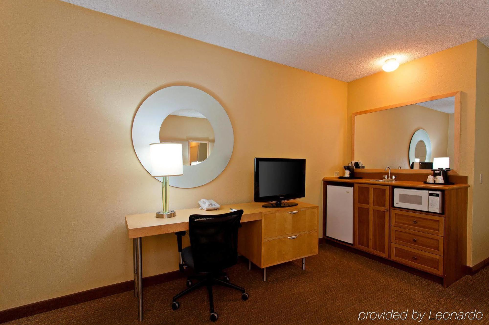 La Quinta By Wyndham Orange County Airport Hotel Santa Ana Exterior photo