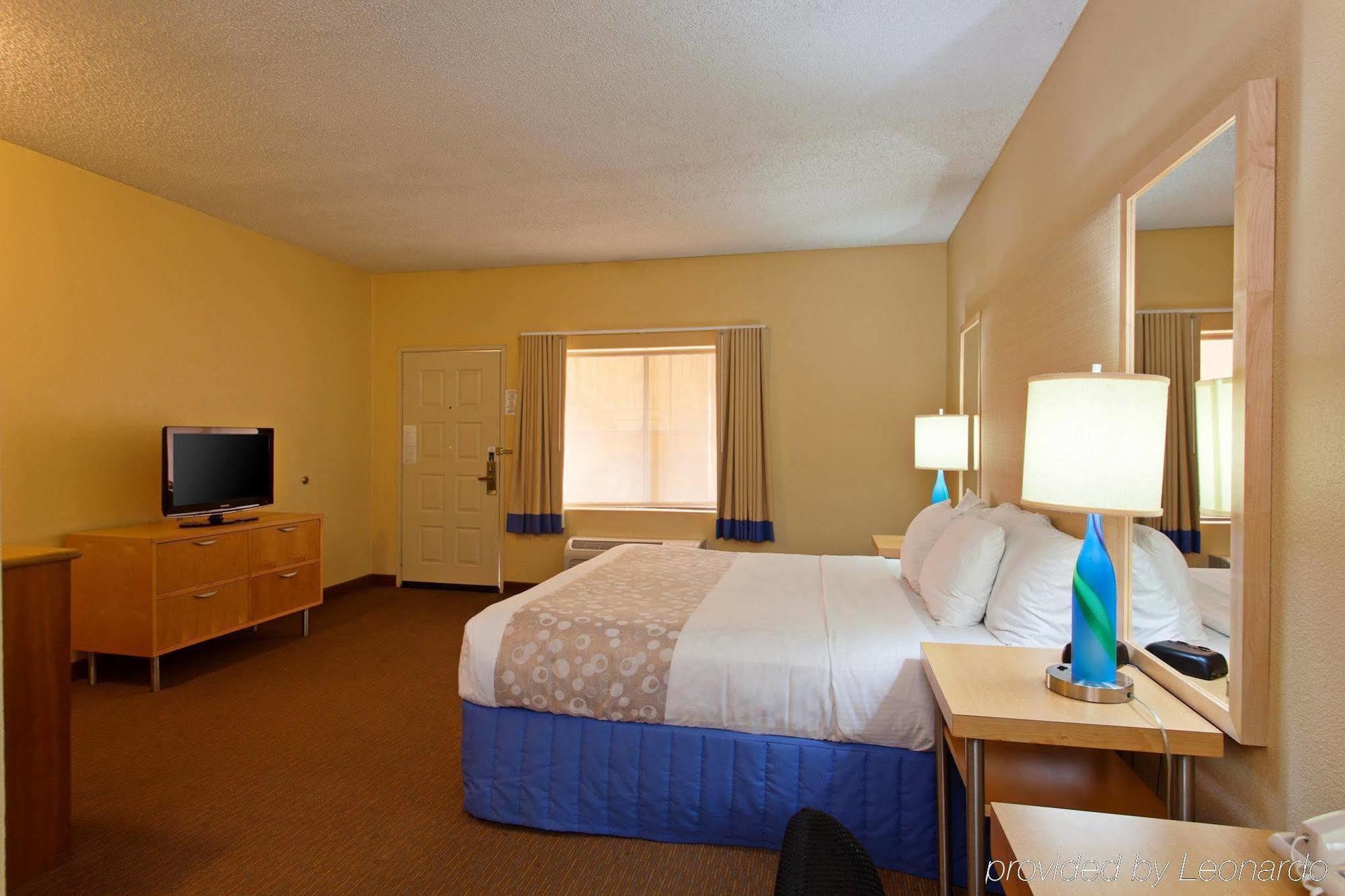 La Quinta By Wyndham Orange County Airport Hotel Santa Ana Exterior photo