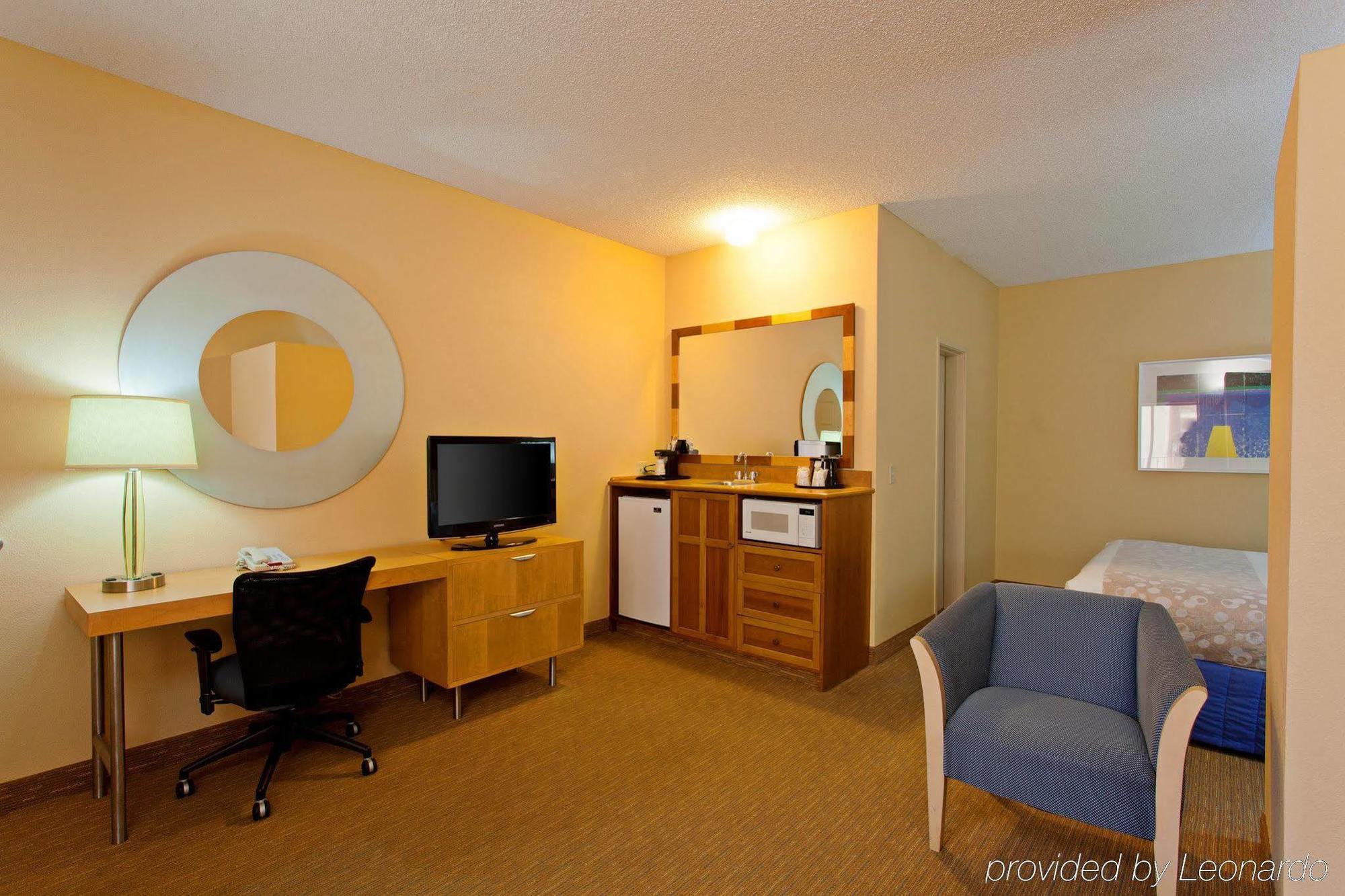 La Quinta By Wyndham Orange County Airport Hotel Santa Ana Exterior photo