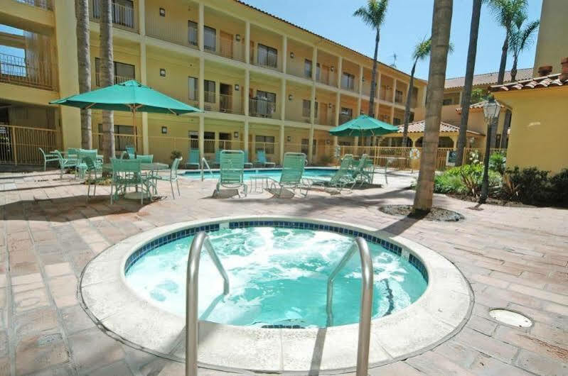 La Quinta By Wyndham Orange County Airport Hotel Santa Ana Exterior photo